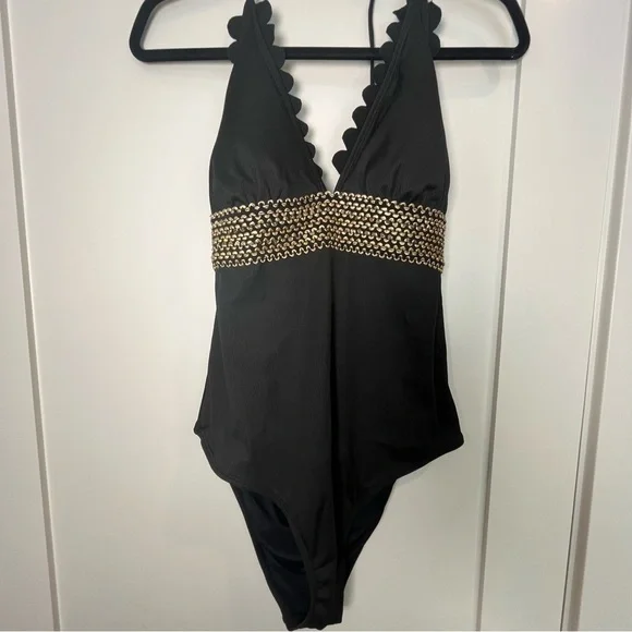 Gold Contrast-Stitching Scalloped Halter One Piece Swimsuit - Picture 4 of 14